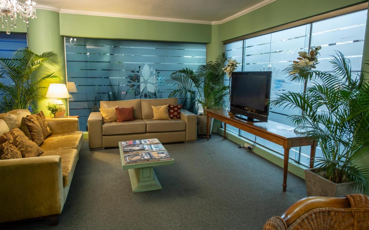 Hotel Cecilia 亚松森 外观 照片