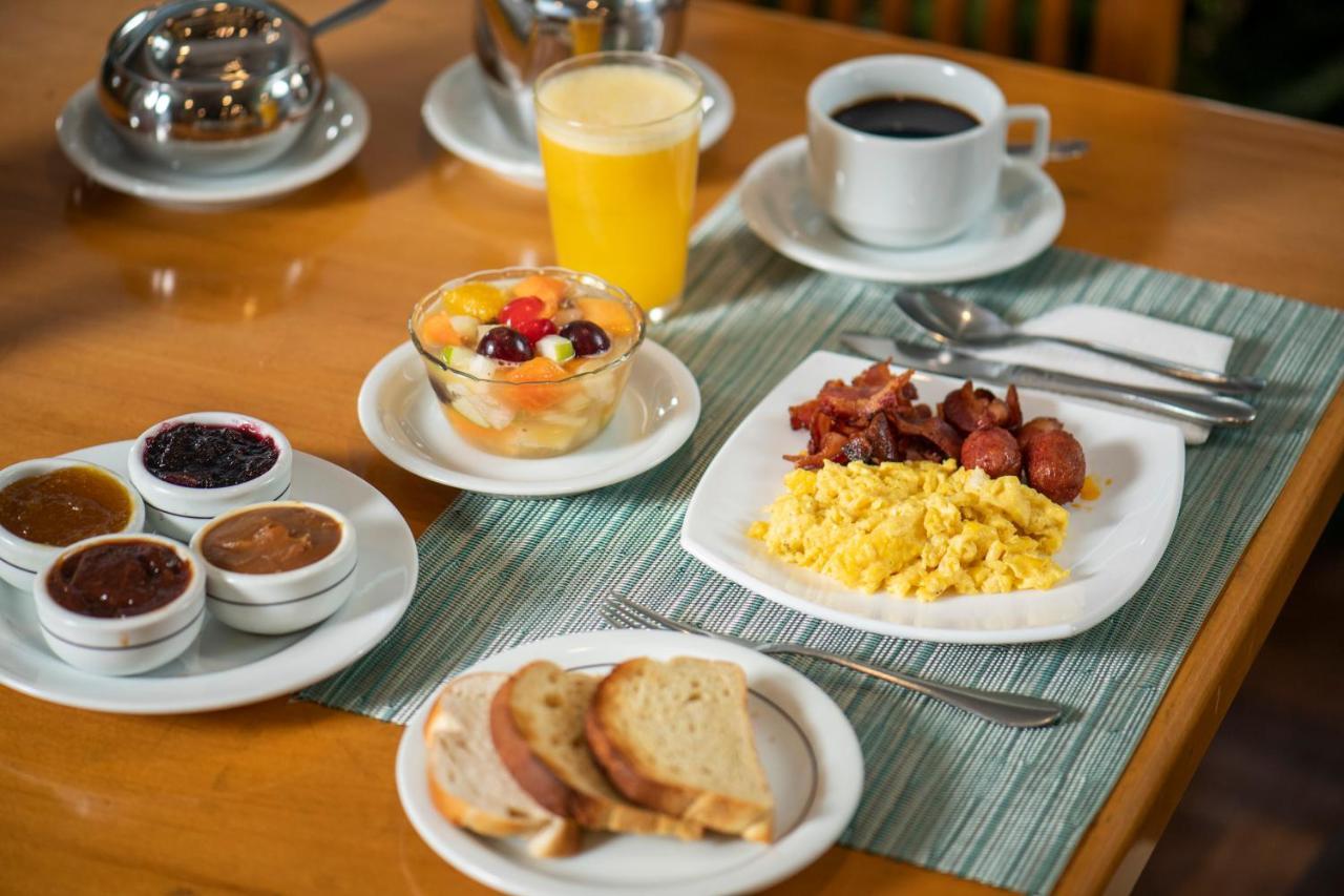 Hotel Cecilia 亚松森 外观 照片