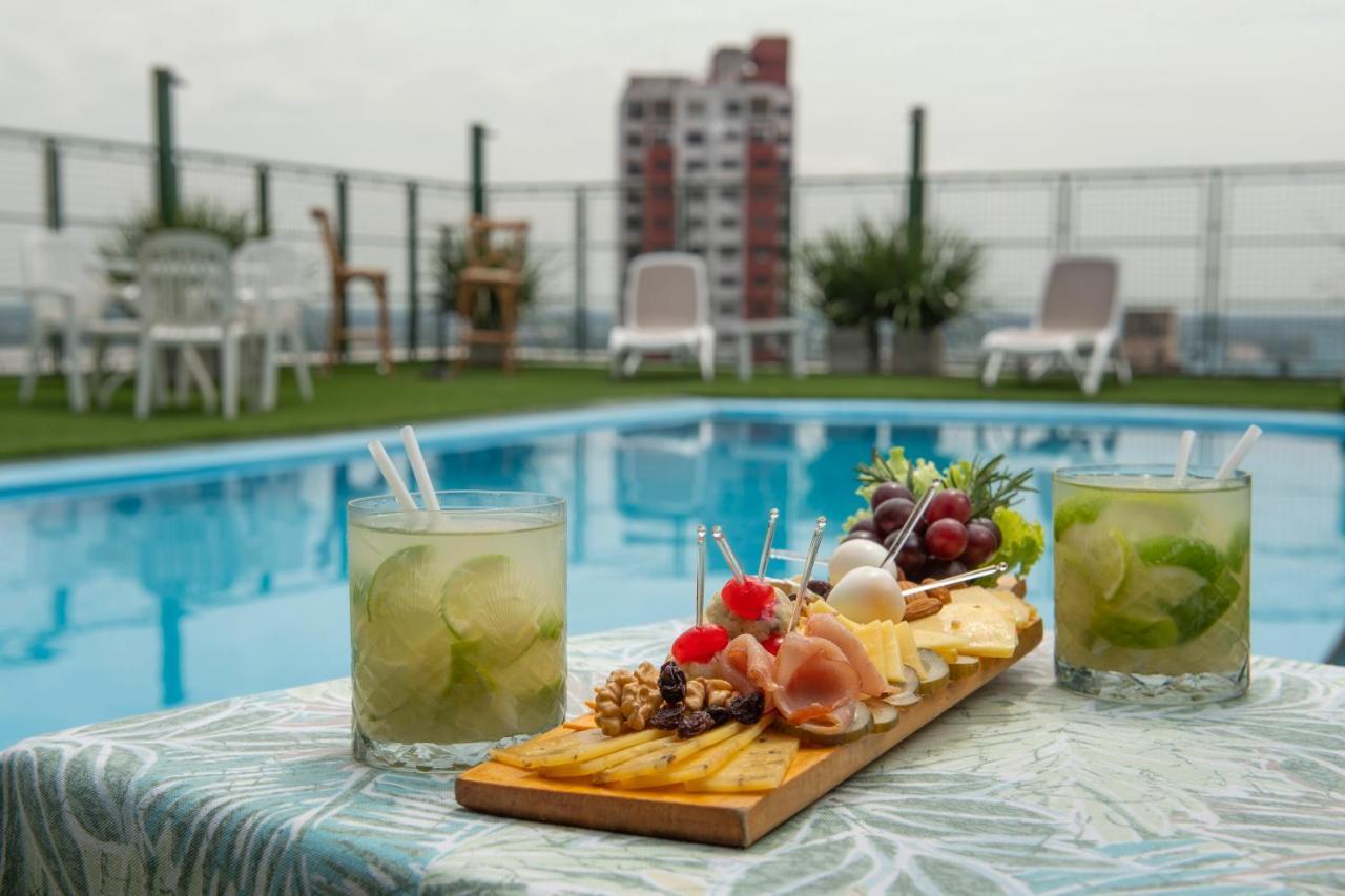 Hotel Cecilia 亚松森 外观 照片